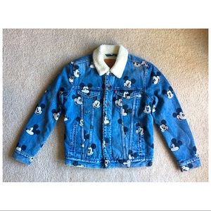 Levi’s x Mickey Mouse Print Sherpa Trucker Jacket